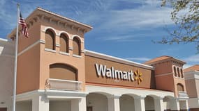 La chaîne américaine Walmart, pour laquelle travaillait l'usine incendiée au Bangladesh, va lancer une enquête, seule.