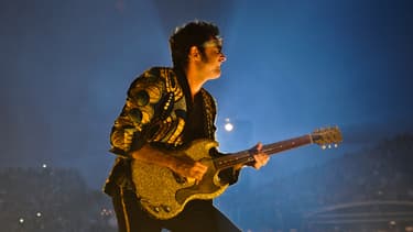 Matthieu Chedid sur scène aux Francofolies de La Rochelle, le 14 juillet 2017