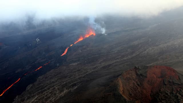 Le volcan réunionnais en éveil au mois de mai 2015.
