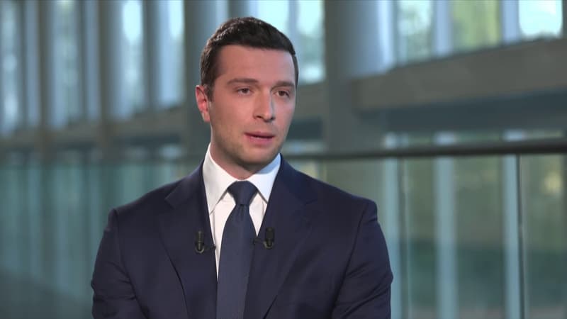 DIRECT. Jordan Bardella juge que le gouvernement est totalement "impuissant face à l'augmentation des prix" du carburant