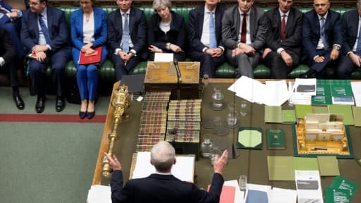 Le chef de l'opposition travailliste Jeremy Corbyn (C) présente une motion de censure contre le gouvernement conservateur britannique, le 15 janvier 2019 à Londres Le chef de l'opposition travailliste Jeremy Corbyn (C) présente une motion de censure contre le gouvernement conservateur britannique, le 15 janvier 2019 à Londres