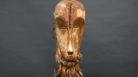 Masque africain datant du XIXe siècle, appartenant au peuple Fang du Gabon.
