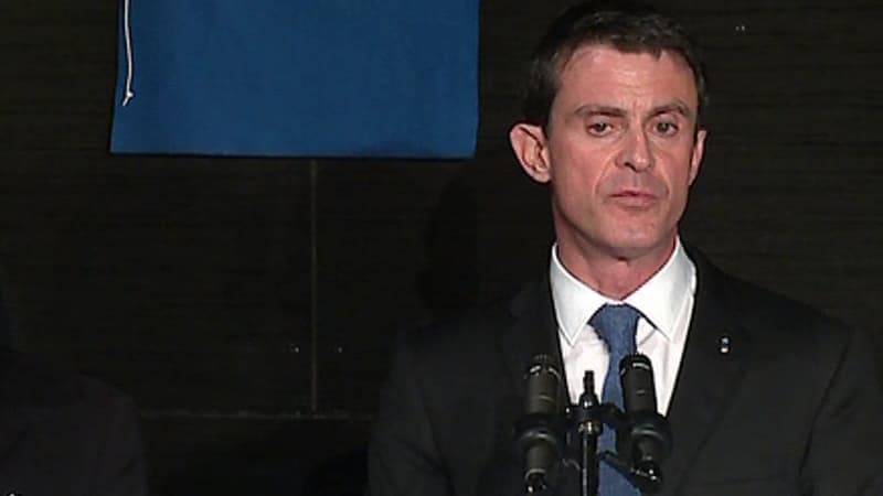 Manuel Valls lors de l'inauguration d'un commissariat à Evry le 8 janvier 2016.