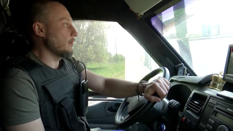 Guerre en Ukraine: dans le Donbass, un facteur continue ses tournées en véhicule blindé