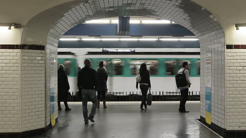 Un "harceleur à la couronne" dans le métro
