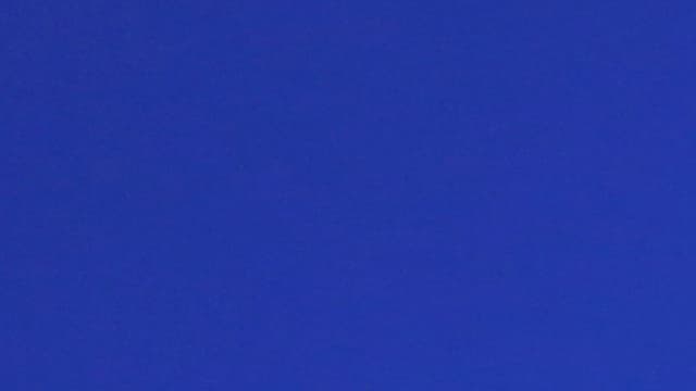 Bernard Cazeneuve annonce le renfort de 70 gendarmes supplémentaires après le meurtre d'un lycéen en Guadeloupe.