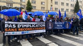 Des policiers nationaux du Rhône, en manifestation devant la préfecture le jeudi 18 janvier.