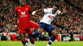 Serge Aurier commet une faute sur Sadio Mané et concède un penalty