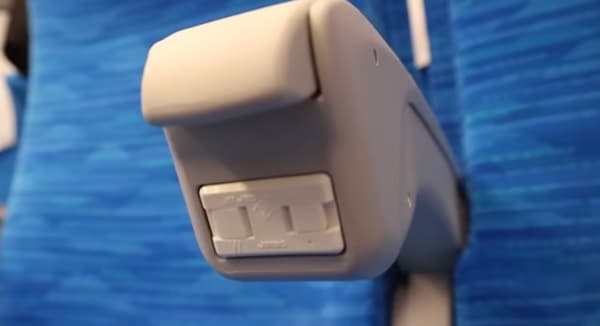 Les sièges sont tous équipés de prise Les sièges sont tous équipés de prise