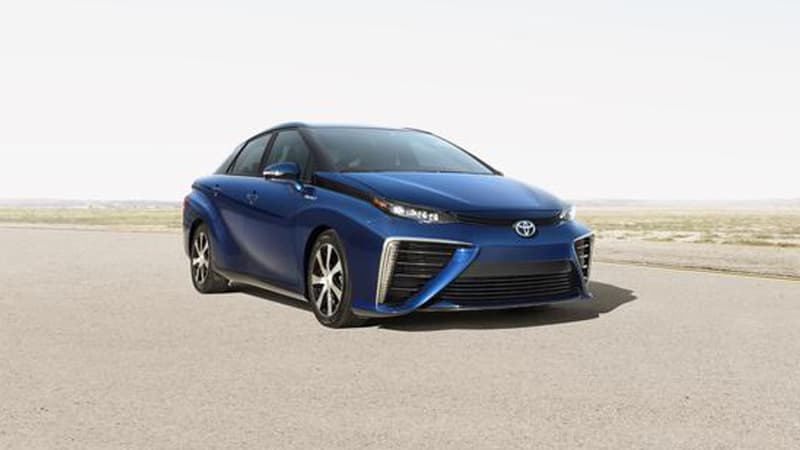 Toyota a baptisé sa première berline à pile "Mirai" (futur en japonais).