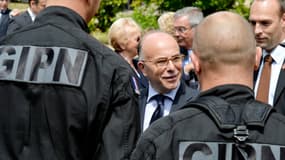 Le ministre de l'Intérieur Bernard Cazeneuve, le 27 juin 2014 à Saint-Cyr, au Mont d'Or.