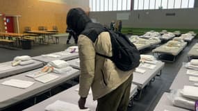 Le gymnase Gabriel Rosset dans le 7e arrondissement de Lyon accueille 170 jeunes migrants.
