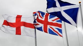 Les drapeaux de l'Angleterre, du Royaume-Uni et de l'Ecosse. 