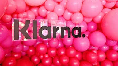 Logo Klarna lors d'une soirée POPSUGAR organisée à New York le 23 novembre 2019
