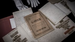 Des manuscrits, des lettres historiques, des notes et des partitions musicales de la collection Aristophil, avant que celle-ci ne soit liquidée au cours d'une série de centaines de ventes aux enchères.