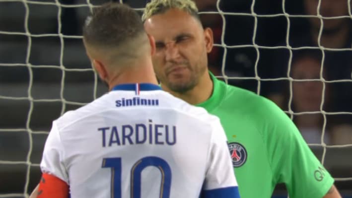 Tardieu chambre Navas lors de PSG-Troyes, le 8 mai 2022 Tardieu chambre Navas lors de PSG-Troyes, le 8 mai 2022