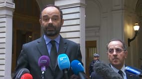 Édouard Philippe a remercié les policiers qui ont été agressés samedi, sur les Champs-Élysée lors d'un rassemblement de gilets jaunes.