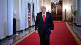 Donald Trump dans la salle Est de la Maison-Blanche, le 15 avril 2025 à Washington.