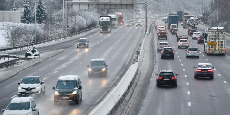 Des conducteurs transitent sur l'autoroute A31 entre Metz et le Luxembourg, le 31 janvier 2019 à Talange, en Moselle