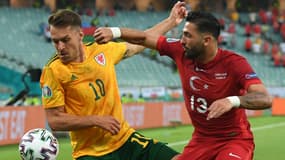 Ramsey et Meras au duel lors de Turquie-pays de Galles