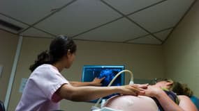 Une échographie fœtale à l'hôpital d'Argenteuil dans le Val-d'Oise, le 22 juillet 2013 (Photo d'illustration). 