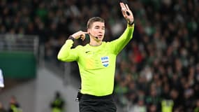 François Letexier lors d'ASSE-OL en Ligue 1, le 20 avril 2025
