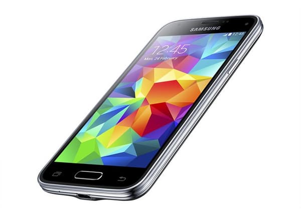 Le modèle Samsung Galaxy S5 mini est étanche à l'eau comme son aîné, le S5.