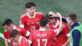 La joie des Russes après le but d'Alekseï Mirantchouk.