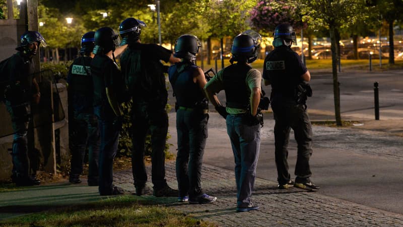 Dix ans après les émeutes, les rapports entre la police et les jeunes demeurent tendus