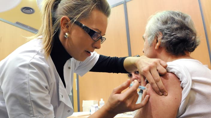 La campagne de vaccination a été prolongée face à la forte propagation du virus, mais le vaccin a été moins efficace que les années précédentes.