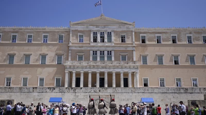 Le Parlement grec va devoir adopter d'ici le 15 juillet plusieurs réformes, notamment celles sur la TVA et les retraites. 