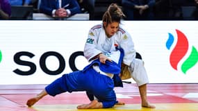 Blandine Pont lors d'un combat face à Katharina Menz, à Paris le 5 février 2022