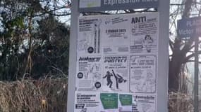 Certaines affiches mises en place pour s'opposer à l'installation de caméras de surveillance à l'Albresle ont été retirées par la mairie.
