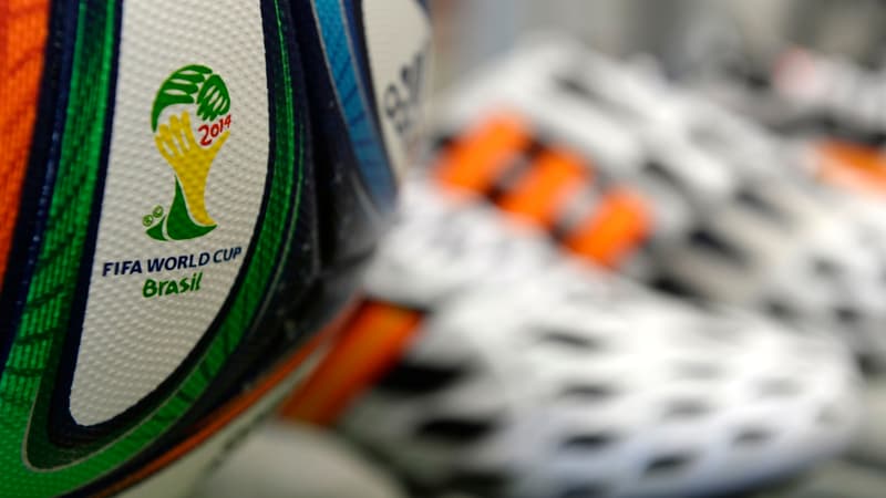 Adidas est l'un des  principaux sponsors de la Fifa, qui organise notamment la Coupe du monde. 