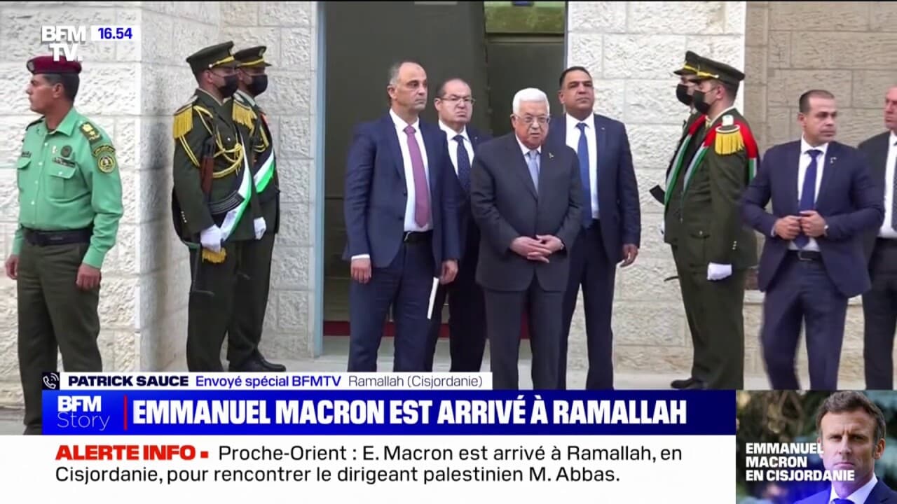 Emmanuel Macron Est Arrivé à Ramallah (Cisjordanie) Pour Rencontrer Le ...