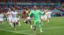 La joie du gardien suisse Yann Sommer après l'arrêt du penalty de l'attaquant français Kylian Mbappé en 8e de finale de l'Euro, à Bucarest, le 28 juin 2021