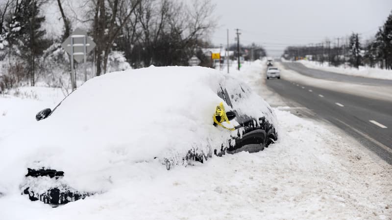 Un véhicule englouti par le "blizzard du siècle" aux États-Unis, le 26 décemnre 2022 