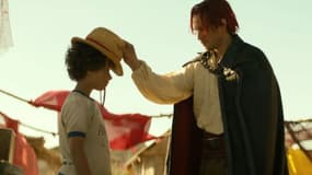 Le passage de relais entre Shanks Le Roux et Luffy dans la série live "One Piece"