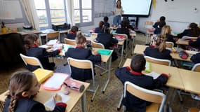 Des élèves portant une tenue unique à Béziers le 26 février 2024 (illustration)
