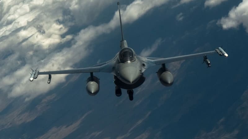 Avions de combat à l'Ukraine: le Danemark retire ses F-16 de sa flotte plus tôt que prévu