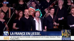 Jane Birkin chante "La Marseillaise" en concert pour saluer la victoire des Bleus