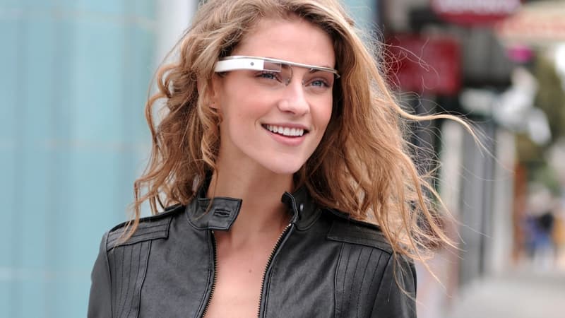 Google avait suspendu les ventes de ses lunettes connectées début 2015. 