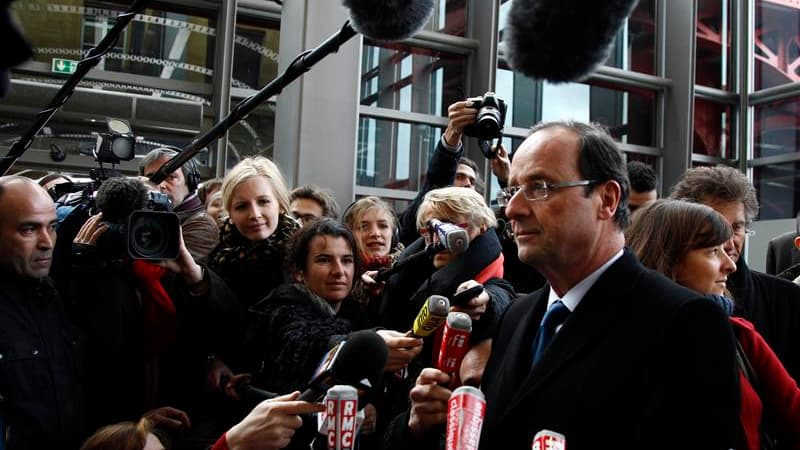 François Hollande en campagne à Nancy. L'équipe de François Hollande a affiché sa sérénité et la droite son incrédulité lundi face aux rumeurs de front conservateur européen ciblant le candidat socialiste à l'élection présidentielle en France. /Photo pris