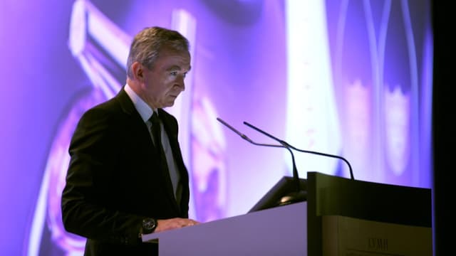 Bernard Arnault, le patron de LVMH, détient 6% de Carrefour.