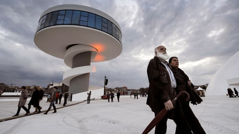 Oscar Niemeyer : Ici le centre culturel d'Aviles, en Espagne.