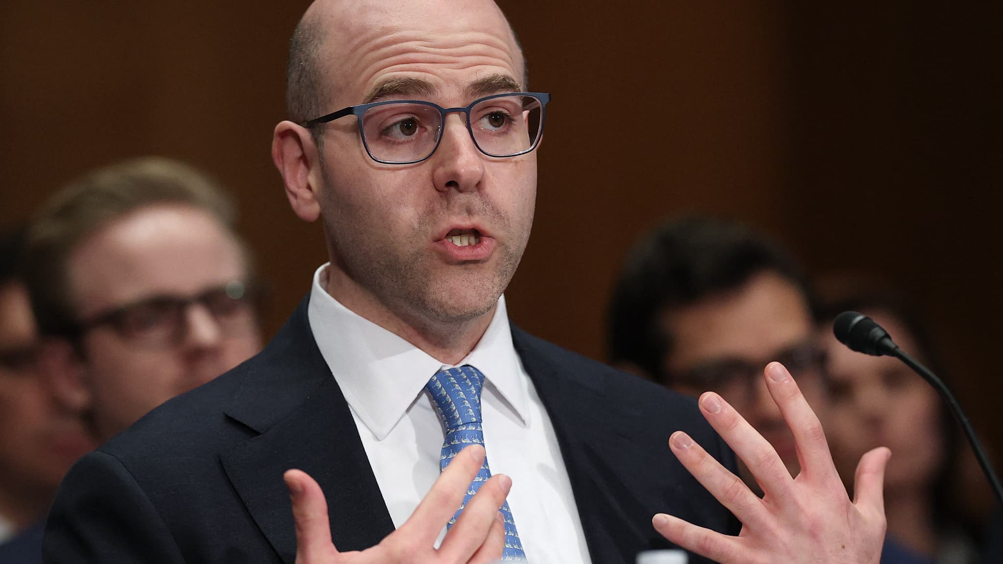 C'EST UN DÉFENSEUR ZÉLÉ DE SON PROGRAMME ÉCONOMIQUE: UN CONSEILLER DE TRUMP S'APPRÊTE À DEVENIR GOUVERNEUR DE LA FED (POUR METTRE JEROME POWELL EN ÉCHEC)