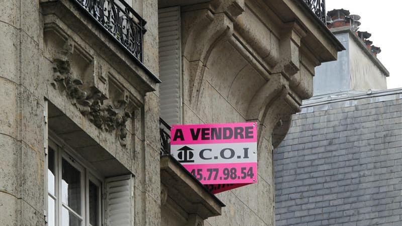 Notaires et professionnels de l'immobilier prévoient que le marché français du logement sera affecté cette année par la dégradation de la conjoncture économique, avec une baisse des volumes de vente dans l'ancien et dans le neuf. /Photo prise le 29 novemb