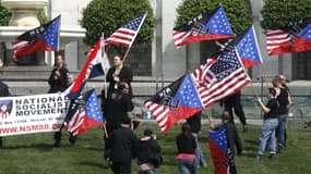 Manifestation néo-nazie du Mouvement national-socialiste américain (NSM) devant le Capitole, à Washington, le 19 avril 2008.