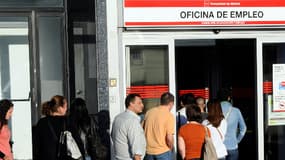 Les demandeurs d'emploi espagnols sont moins nombreux en janvier 2014 qu'en janvier 2013.