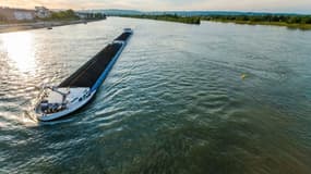 Un consortium porté par CMA CGM, géant mondial du transport maritime, a obtenu une sous-concession de 30 ans sur le port de Lyon.